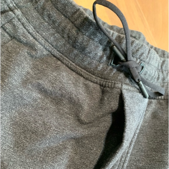 Men’s Lululemon charcoal gray sweatshorts in mint condition.SMALL - Picture 5 of 16